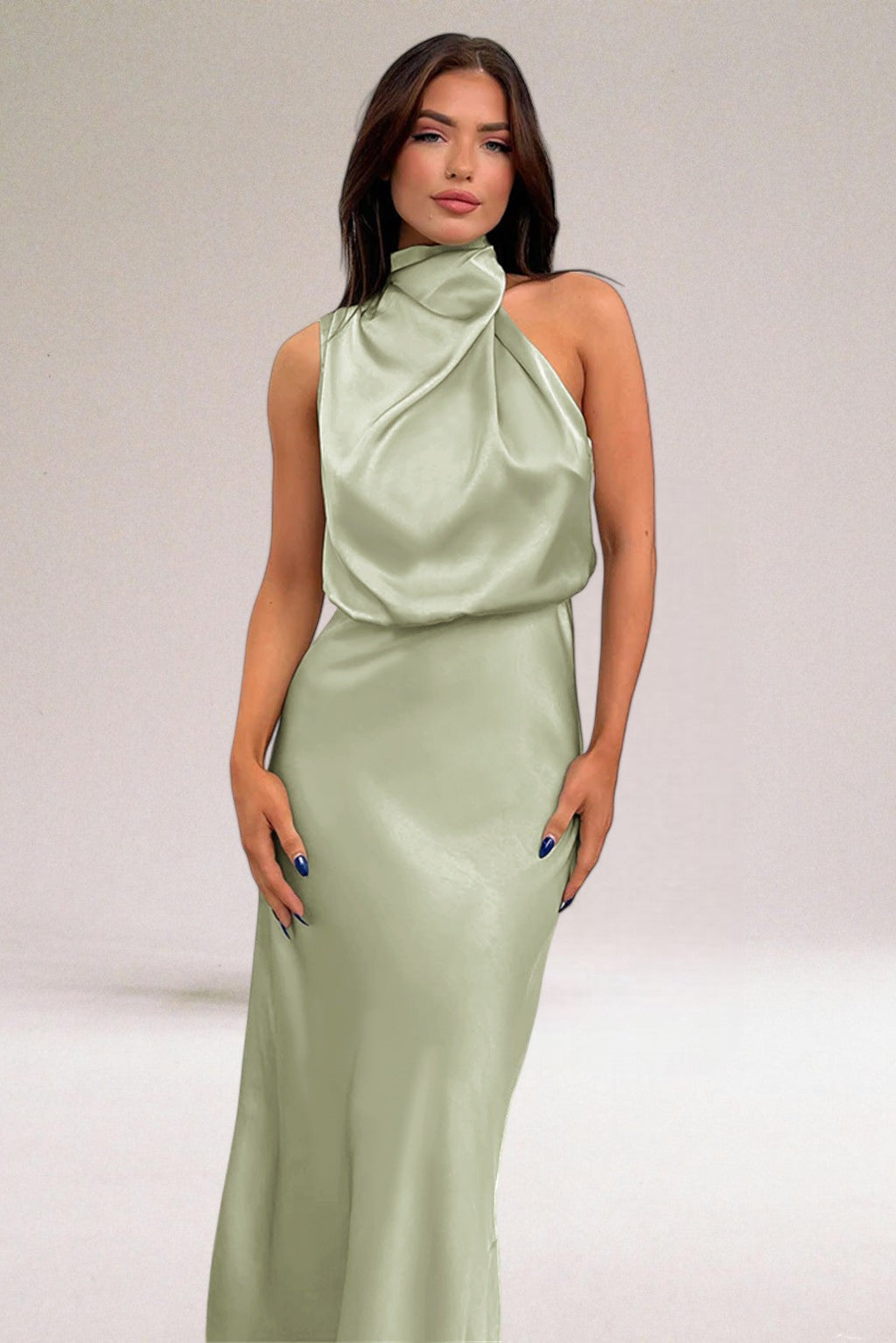 Birgitta | Glamourkjole i satin med halterneck