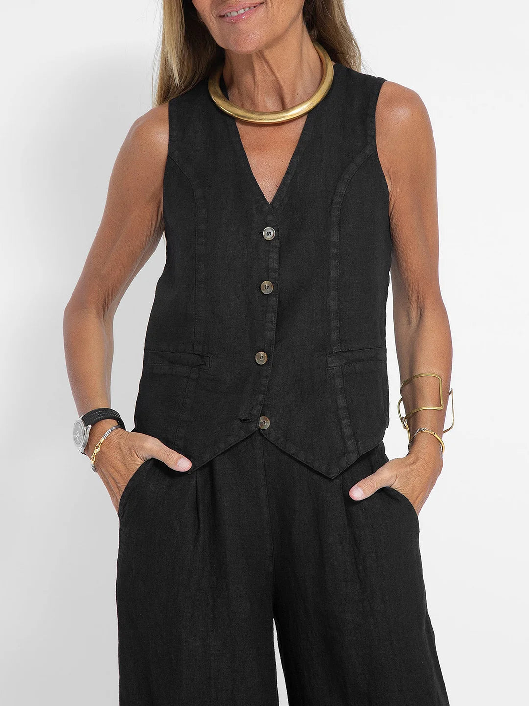 Birgitta | Knapvest og vide bukser