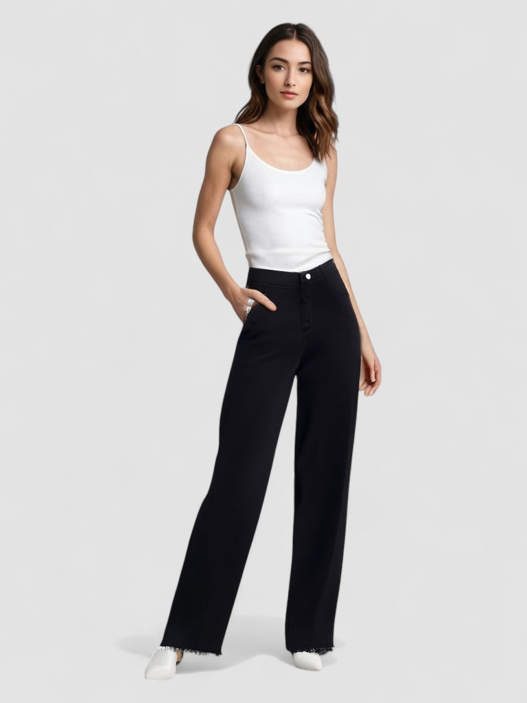 Birgitta | Elegant Sort Jeans med Rå Finish