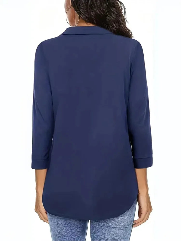 Birgitta | Elegant hverdagsbluse med V-udskæring