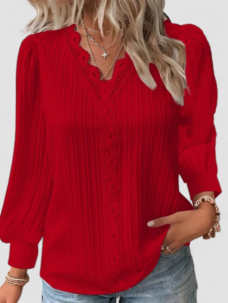 Birgitta | Selvie – Bluse med spidskant og folder