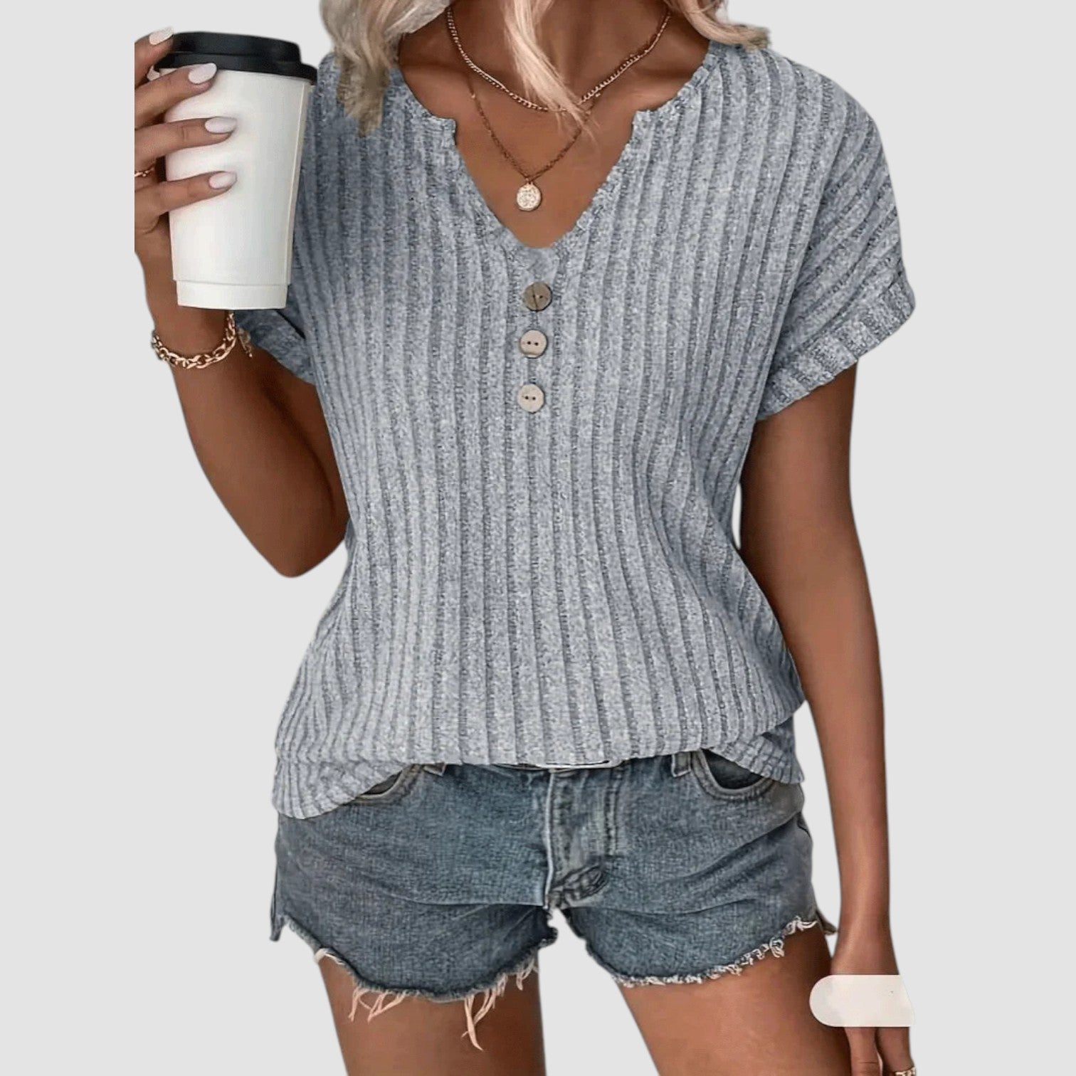 Birgitta | Svala Ribstrikket top med knapper